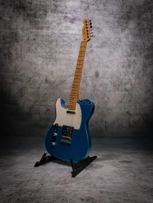 Fender Telecaster in Lake Placid Blue 2014 - Image 2